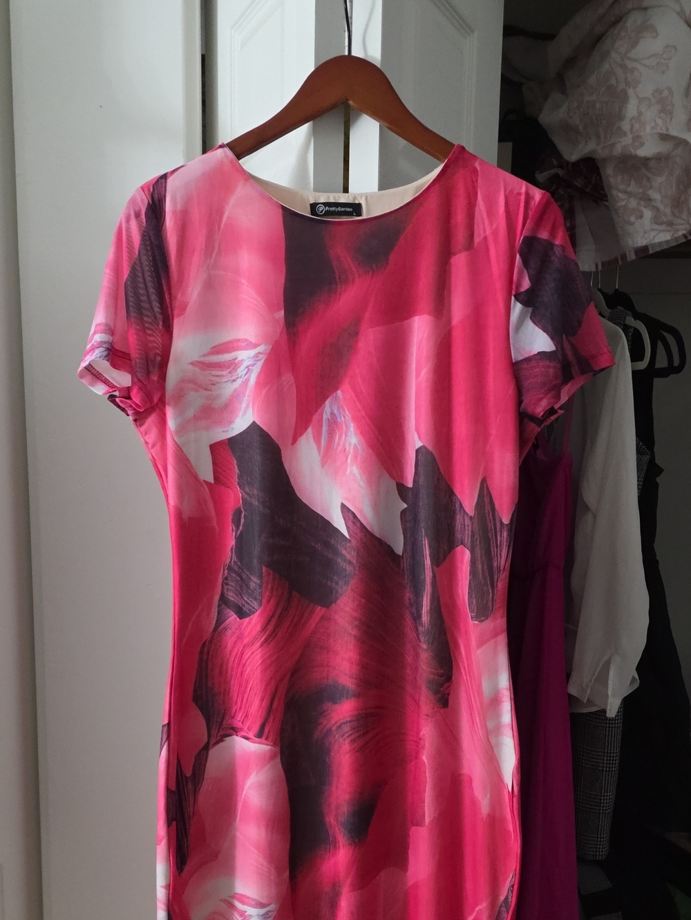 Floral-Print Pink Maxi Dress with Short Sleeves